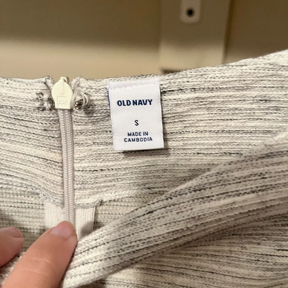 Old Navy Gray Long Sleeve Dress - Picture 5 of 5